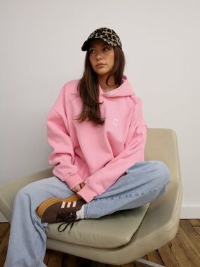 1987 the label CITY HOODIE IN "BUBBLEGUM" Size M brand new 
Originally $111